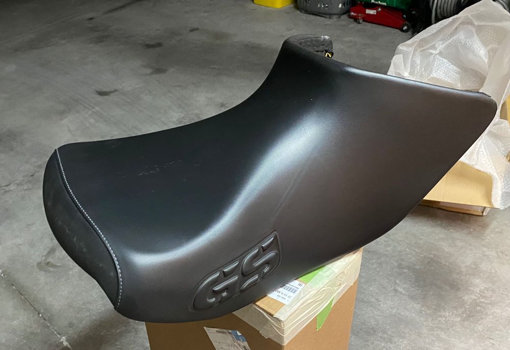 Banco BMW GSA1200 condutor novo ""com relevo GS""