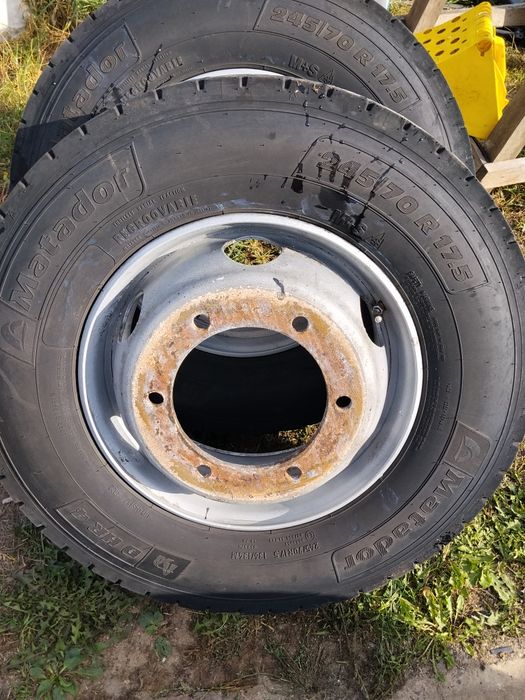 продам шини з дисками 245/70/17.5