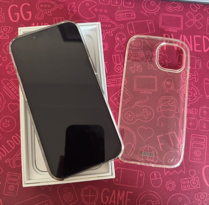 iPhone 13 128GB com capa Magsafe