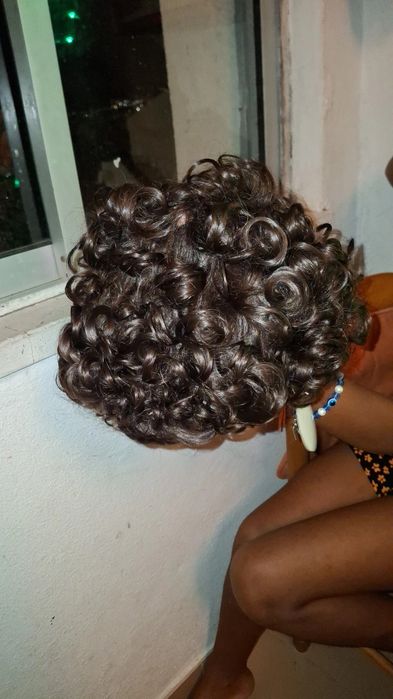 Perucas cacheada curtas