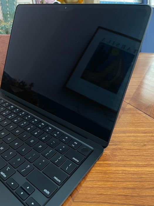 MacBook Air M2 2023 Avariado - Ecrã Impecável