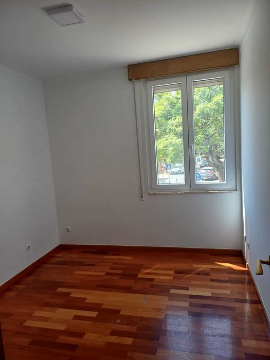 Arrenda-se T3 em Setúbal (Montalvão) com 125 m2