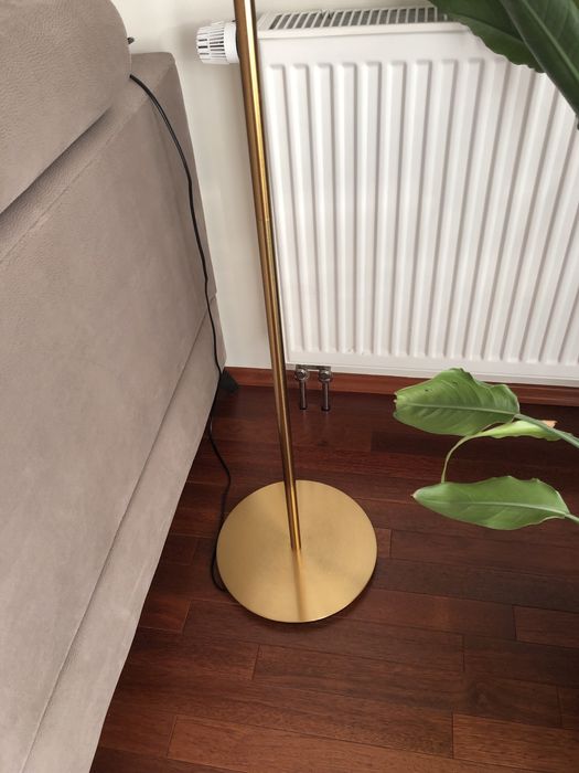Lampa podlogowa zlota