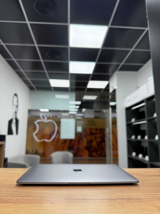 Macbook Air 2020 (2023) (M1/8gb /256 ssd )