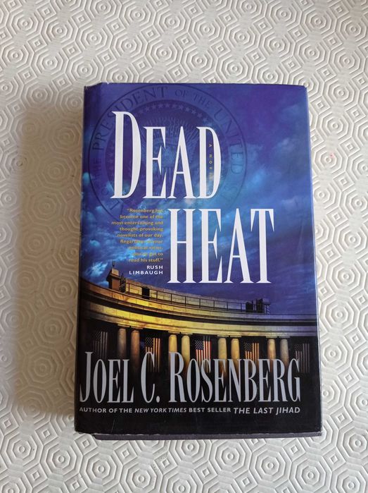 Livros em inglês de John Grisham, Joel Rosenberg e John Dunning