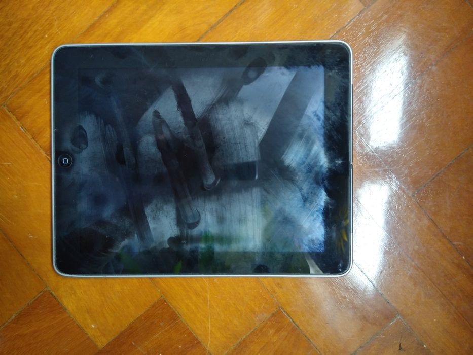 Apple iPad 3 geração 32gb para peças ou reparação
