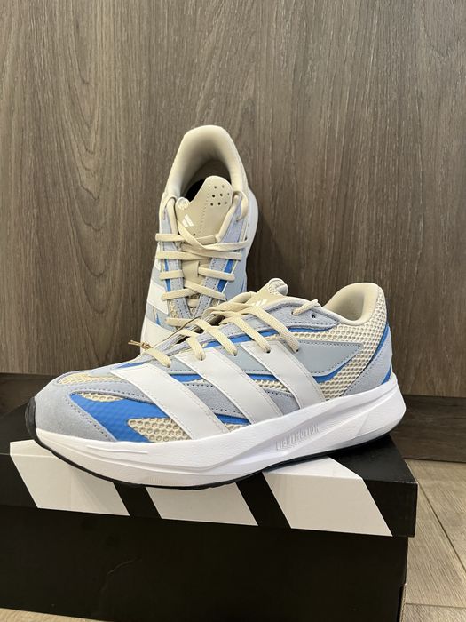 Кросівки жіночі Adidas lightblaze бежеві