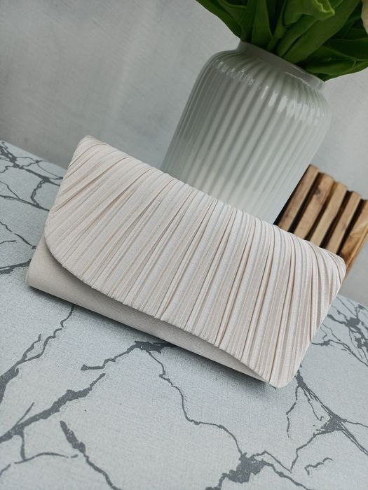 Torebka kopertówka beżowa /kremowa