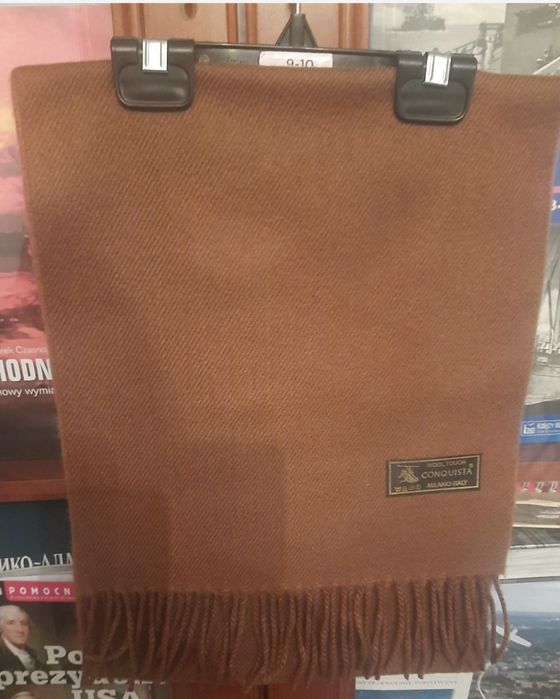 Nowy brązowy kakałkowy szalik