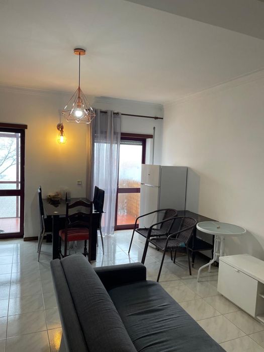Aluga-se apartamento T1
