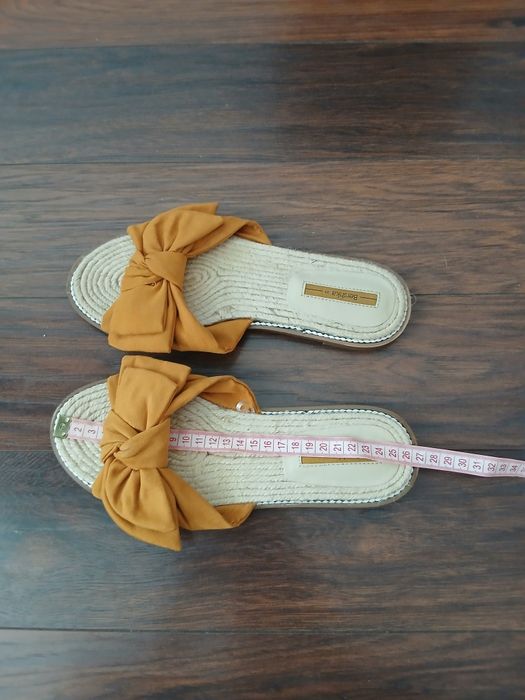Klapki Bershka 39