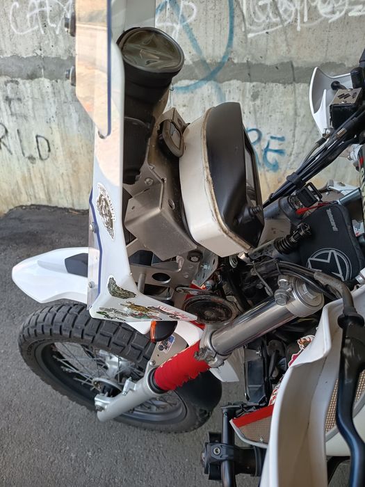 Suzuki 650 freewind