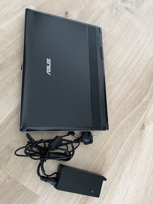 Laptop ASUS X50RL wraz z ładowarką