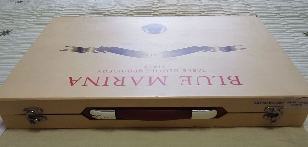 Красивая скатерть. Размер 160 на 240. Смотрите все фото.