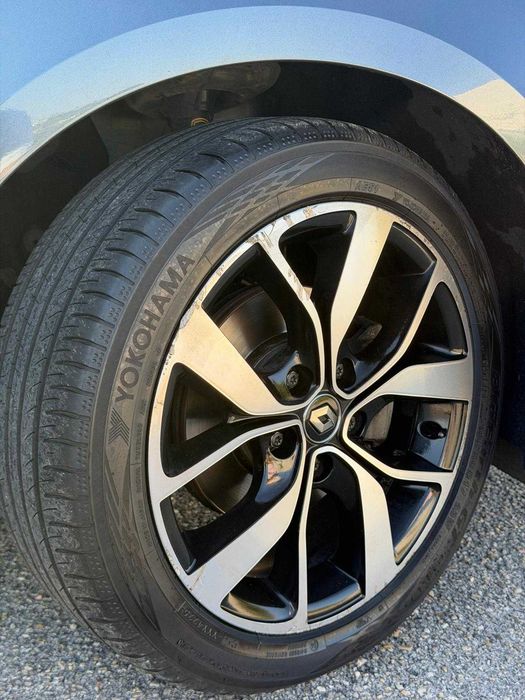 Renault Megane-Sport-Tourer 1.5 BOSE EDITION — photo 2