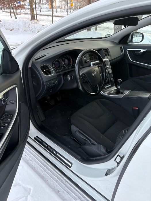 Volvo V60 2012r 2.0 d 228 tys km