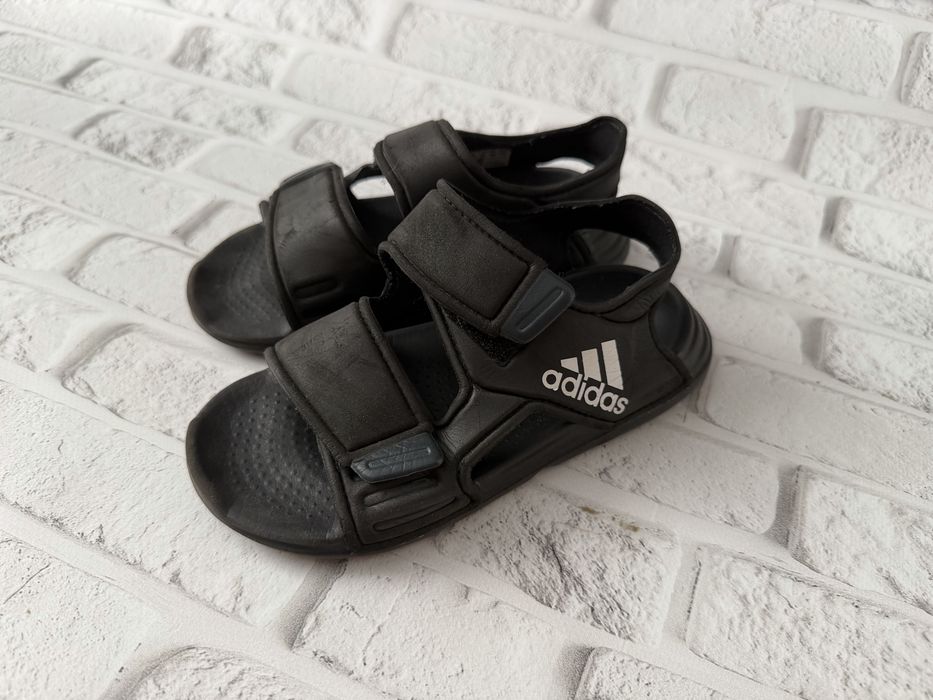 Босоніжки adidas