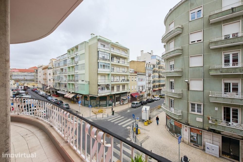 Quarto - localizado em Arroios Lisbon