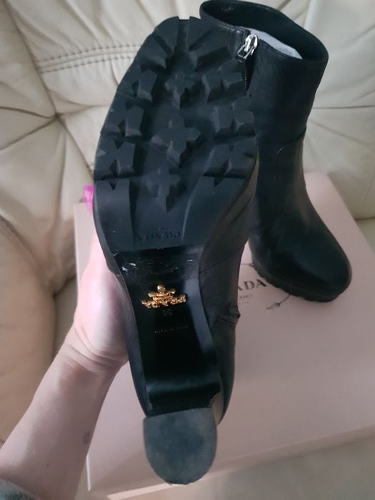 Женские кожаные ботинки "Prada"