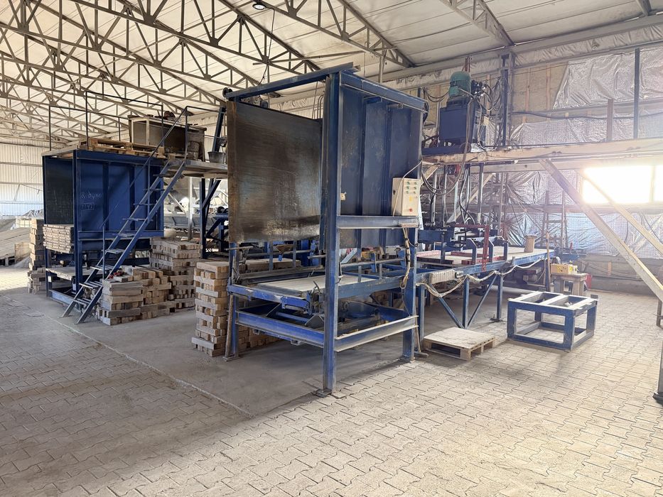 Вібропрес лінія для виготовлення бруківки