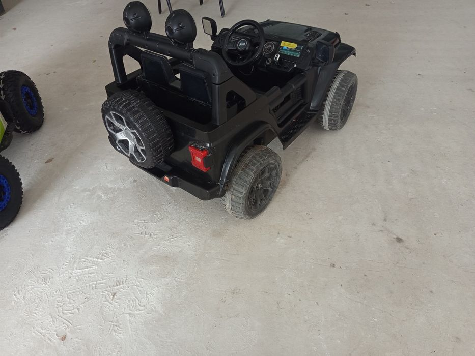 Autko elektryczne Jeep Wrangler Rubicon dla dzieci - uszkodzone
