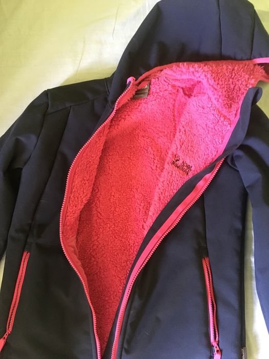 Kurtka jack wolfskin 152 cm dziewczynka