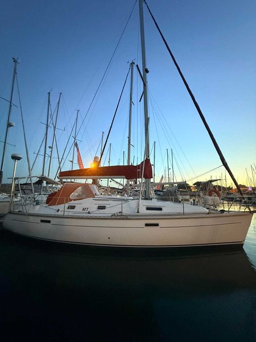 Veleiro Beneteau Oceanis Clipper 331