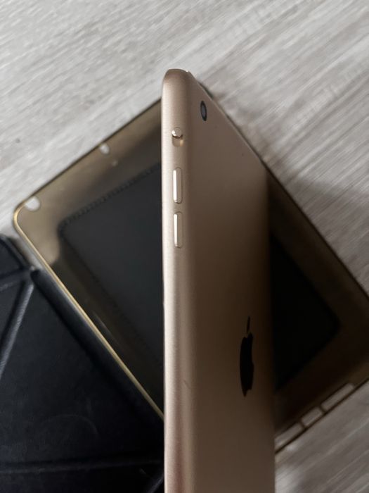 Продам iPad mini 3 128 ГБ