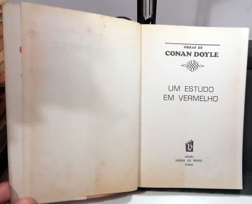 Um Estudo em Vermelho / Os Sete Mistérios