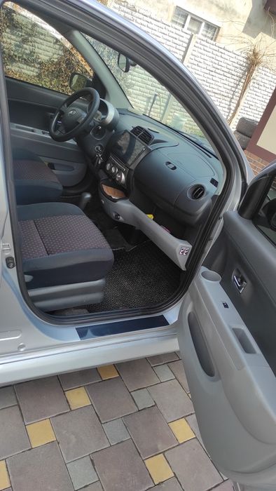 Toyota boon. Daihatsy sirion