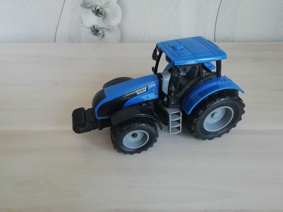 Продам трактор дитячий