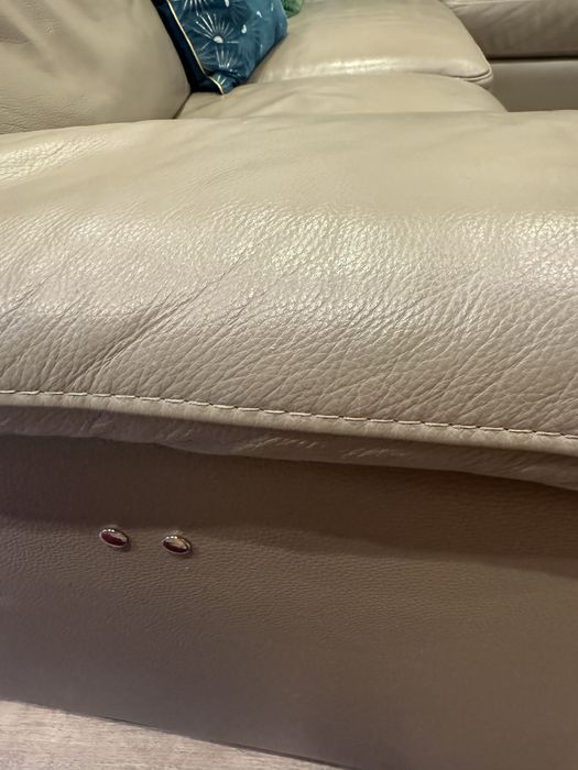 Sofá 2,6x2,2m com reclinação nos pés