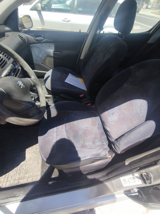 Peugeot 206 1100cm³ a gasolina ano 2001 — photo 5
