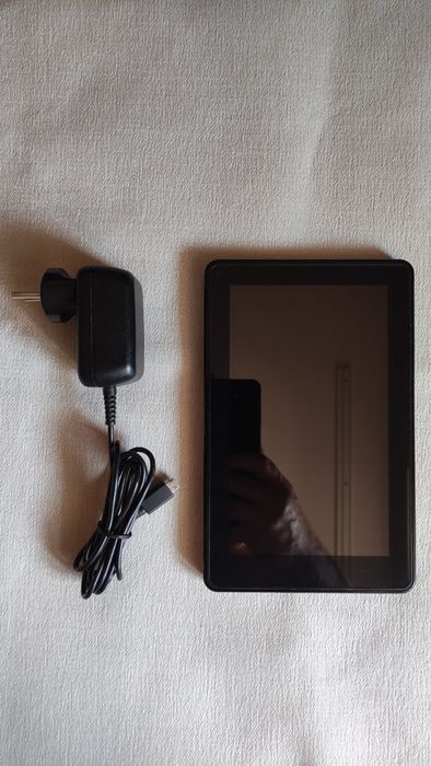 Планшет читалка Amazon Kindle Fire.