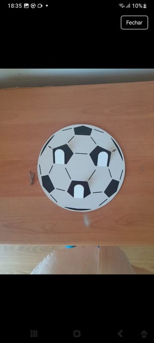 Suporte para roupa infantil