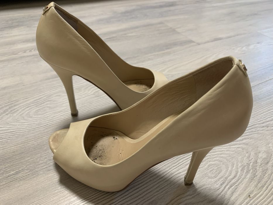 Взуття , туфлі …. prada