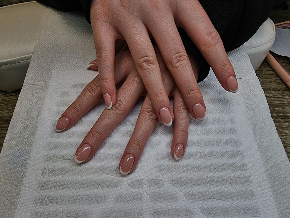 Manicure hybrydowy oraz żele