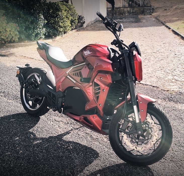 Moto Elétrica - Kingche DMG Streetfighter - com garantia e poucos km's