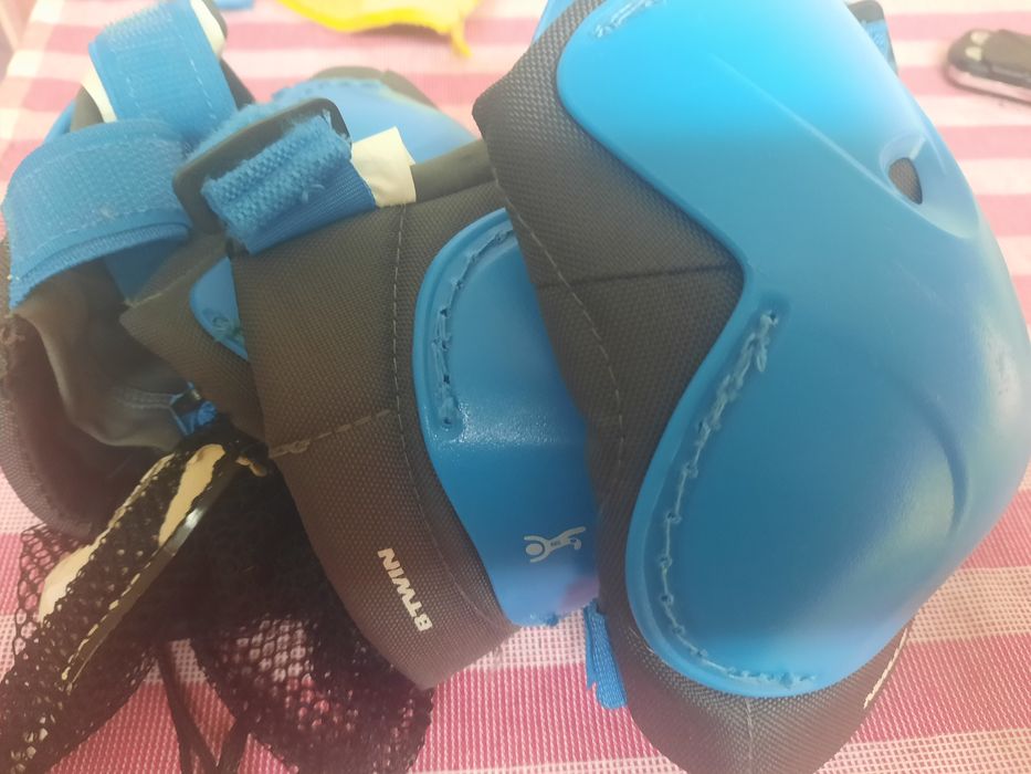 Joalheiras e cotoveleiras para bicicleta