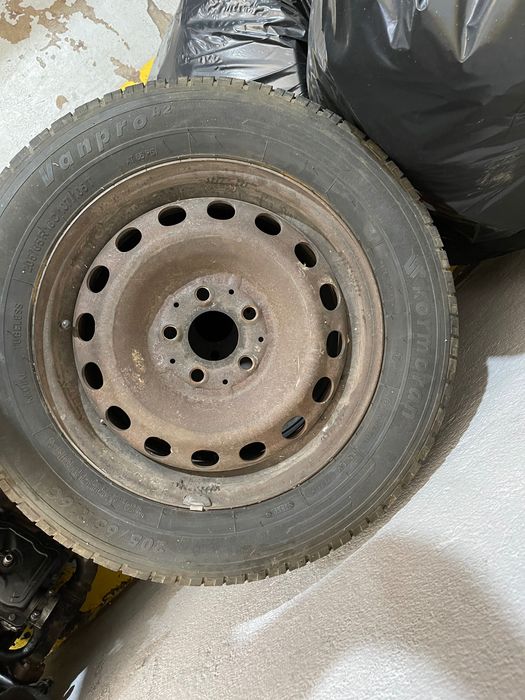 Mercedes pneus jantes 205/65/16 comerciais