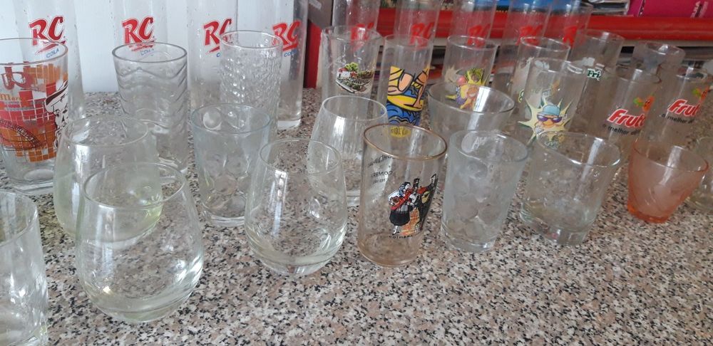 Conjunto de 40 Copos Diversos