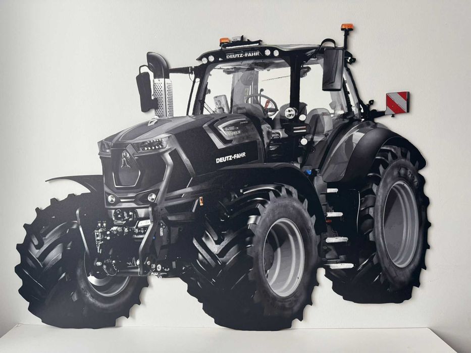 dekoracja pokoju dziecka figurki wielkoformatowe prezent ciągnik