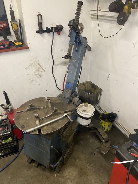 Montażownica do opon Beissbarth servomat ms 50 400v sprawna