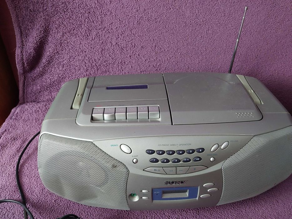 Radiomagnetofon Sony  CD-R/RW Playback