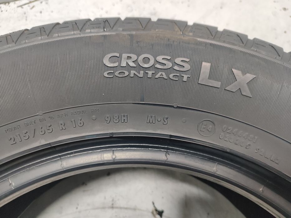 2 pneus semi novos Continental Cross Contact 215/65R16 Oferta portes