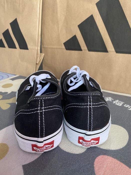 Продаю оригинальные кеды Vans Authentic