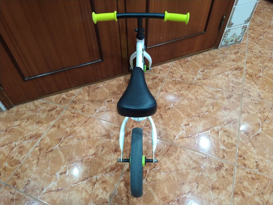 Bicicleta para criança versículo trotinete carro casa quarto apartamento vivenda escritório gabinete cozinha.