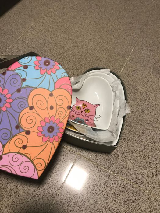 Lindo conjunto com 3 pratos gatos