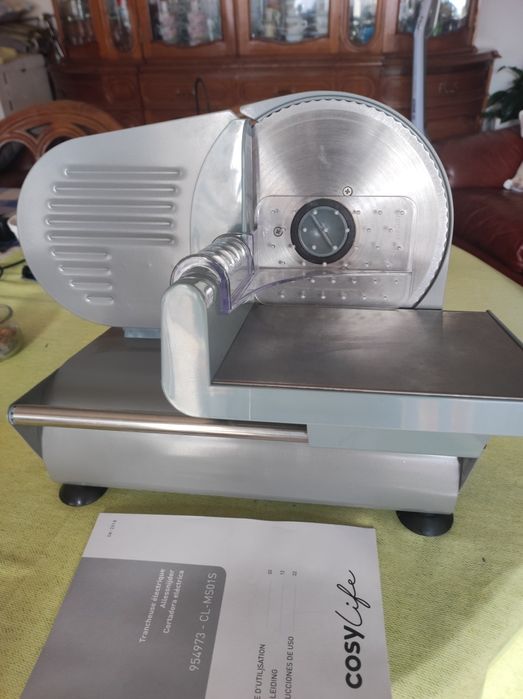 Máquina de cortar fiambre e outros