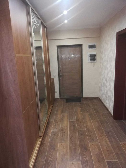 Поклейка шпалер - штукатурка стен - ремонт хати, ремонт квартир